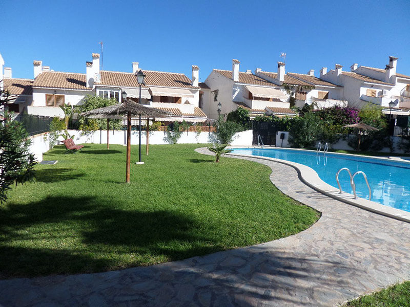 Двуетажна къща в Санта Пола